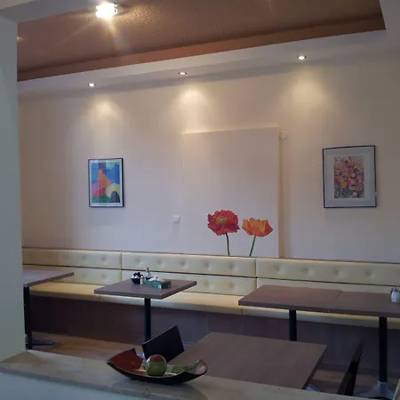 艾姆贝特膳食公寓酒店 招待所 3*
